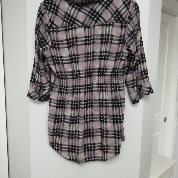 Guess jeans button down 3/4 sleeve longer style top - Picture 4 of 7